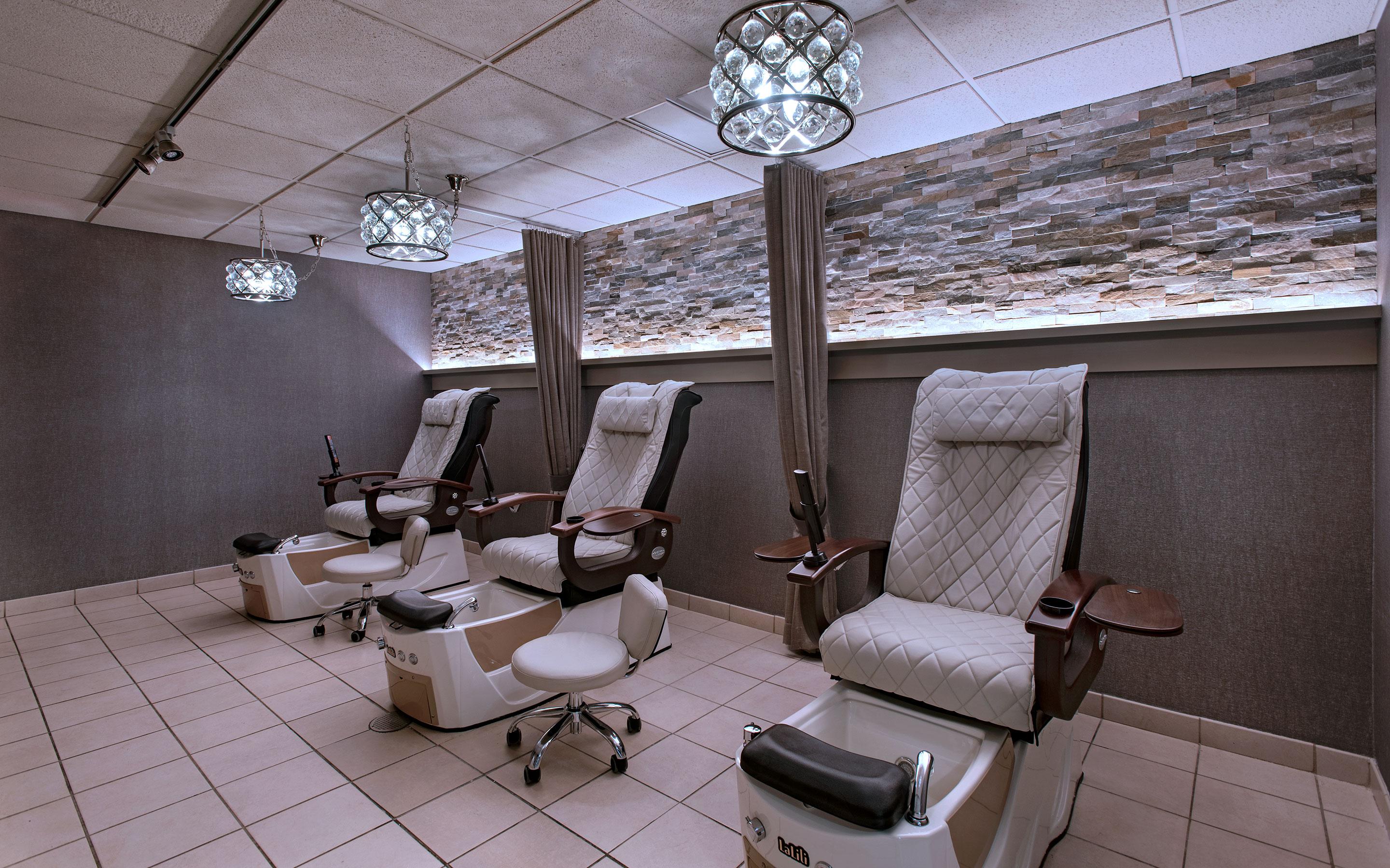 Eaglewood & Resort